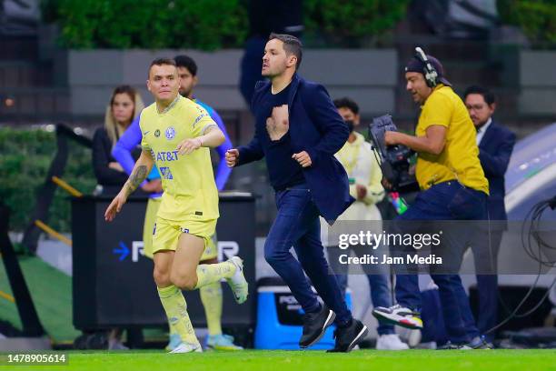 Nicolas Larcamon head coach of Leon leaves the pitch after receiving a red card during the 13th round match between America and Leon as part of the...