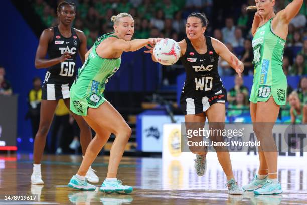 Sasha Glasgow of the fever and Ash Brazill of the Magpies contest for the ball during the round three Super Netball match between West Coast Fever...