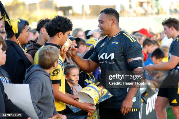 Tevita Mafileo of the Hurricanes greets fans during the round six Super Rugby Pacific match between Hurricanes and Western Force at Central Energy...