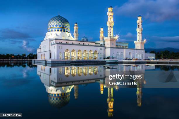 kota kinabalu city mosque - floating mosque bildbanksfoton och bilder