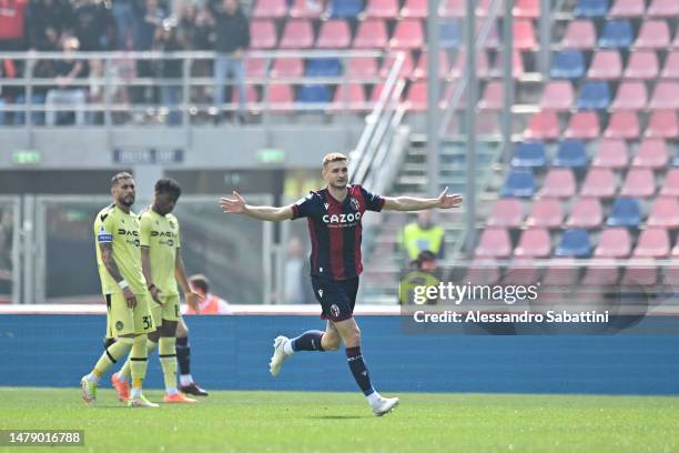 Stefan Posch of Bologna FC celebrates after scoring the team's first goal during the Serie A match between Bologna FC and Udinese Calcio at Stadio...