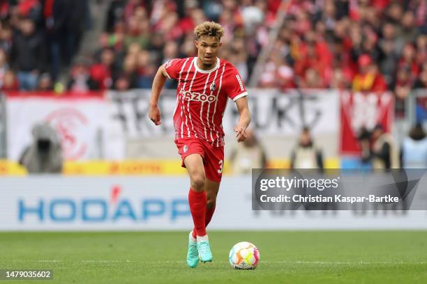 Kenneth Schmidt of SC Freiburg in action during the Bundesliga match between Sport-Club Freiburg and Hertha BSC at Europa-Park Stadion on April 01,...