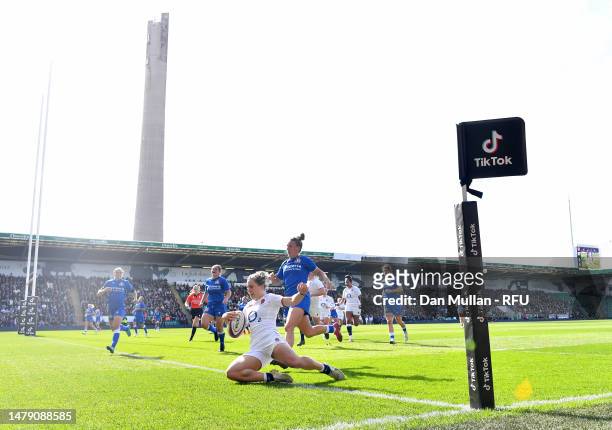 General view as Claudia MacDonald of England scores the side's fourth try during the TikTok Women's Six Nations match between England and Italy at...