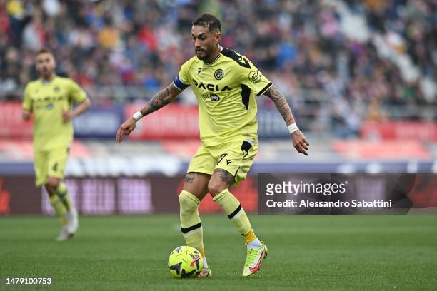 Roberto Pereyra of Udinese Calcio in action during the Serie A match between Bologna FC and Udinese Calcio at Stadio Renato Dall'Ara on April 02,...