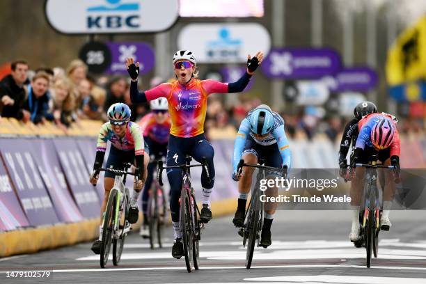 Katarzyna Niewiadoma of Poland and Team Canyon//SRAM Racing, Demi Vollering of The Netherlands and Team SD Worx , Elisa Longo Borghini of Italy and...
