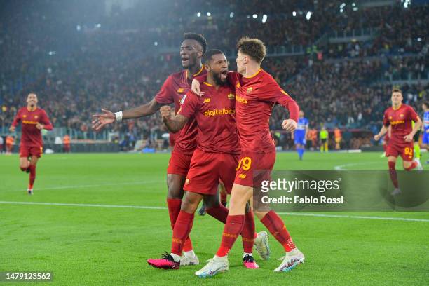 Roma player Georginio Wijnaldum celebrates after scoring the first goal for his team during the Serie A match between AS Roma and UC Sampdoria at...