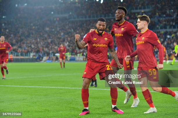 Roma player Georginio Wijnaldum celebrates after scoring the first goal for his team during the Serie A match between AS Roma and UC Sampdoria at...