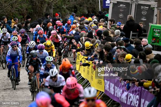 General view of Marta Jaskulska of Poland and Team Liv Racing Teqfind, Marta Lach of Poland and Team Ceratizit-WNT Pro Cycling and Alison Jackson of...