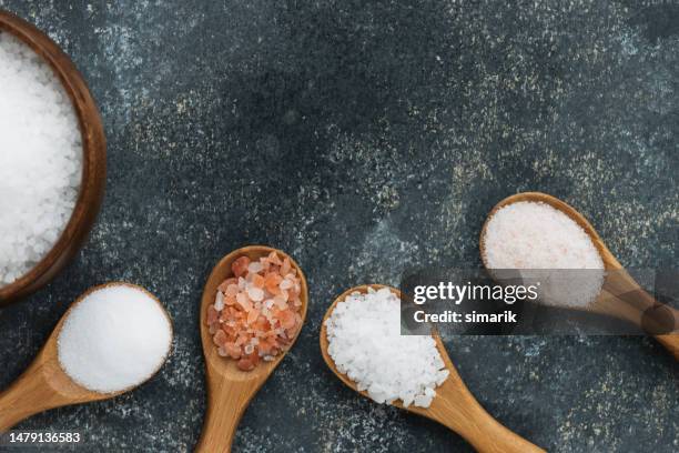 salt types - adicionar sal imagens e fotografias de stock