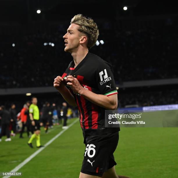 Alexis Saelemaekers of AC Milan celebrates after scoring the goal during the Serie A match between SSC Napoli and AC Milan at Stadio Diego Armando...