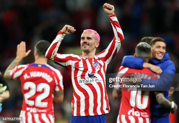 Antoine Griezmann of Atletico Madrid celebrates victory at full time during the LaLiga Santander match between Atletico de Madrid and Real Betis at...