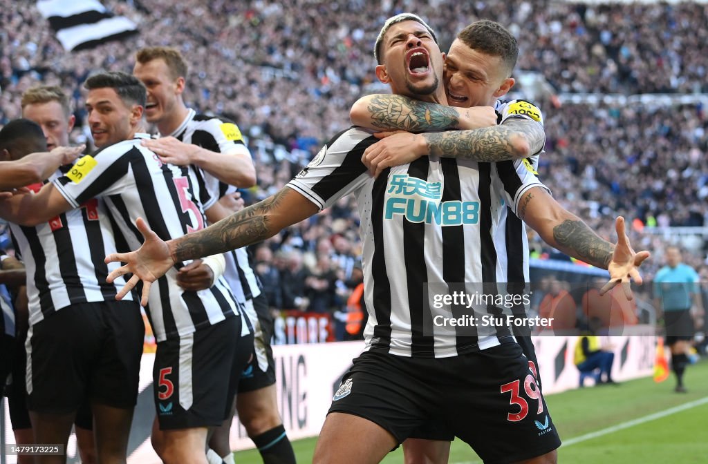 Newcastle United v Manchester United - Premier League