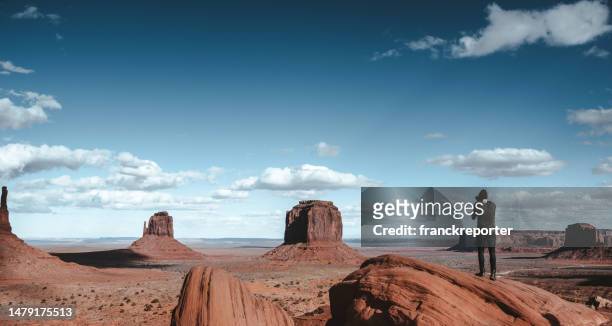 photographer in the monument valley - grand canyon stock pictures, royalty-free photos & images