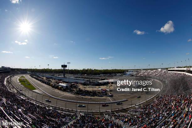 General view of racing during the NASCAR Cup Series Toyota Owners 400 at Richmond Raceway on April 02, 2023 in Richmond, Virginia.