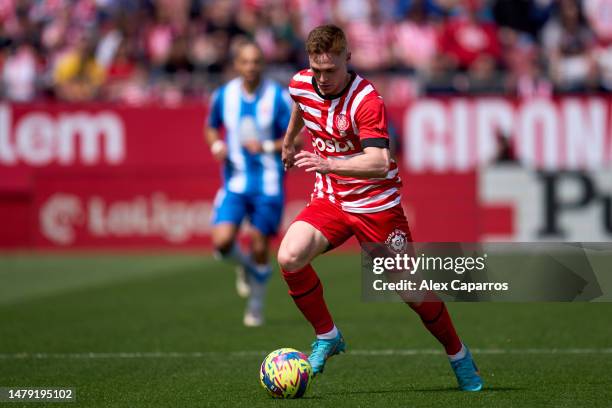 Viktor Tsygankov of Girona FC runs with the ball during the LaLiga Santander match between Girona FC and RCD Espanyol at Montilivi Stadium on April...