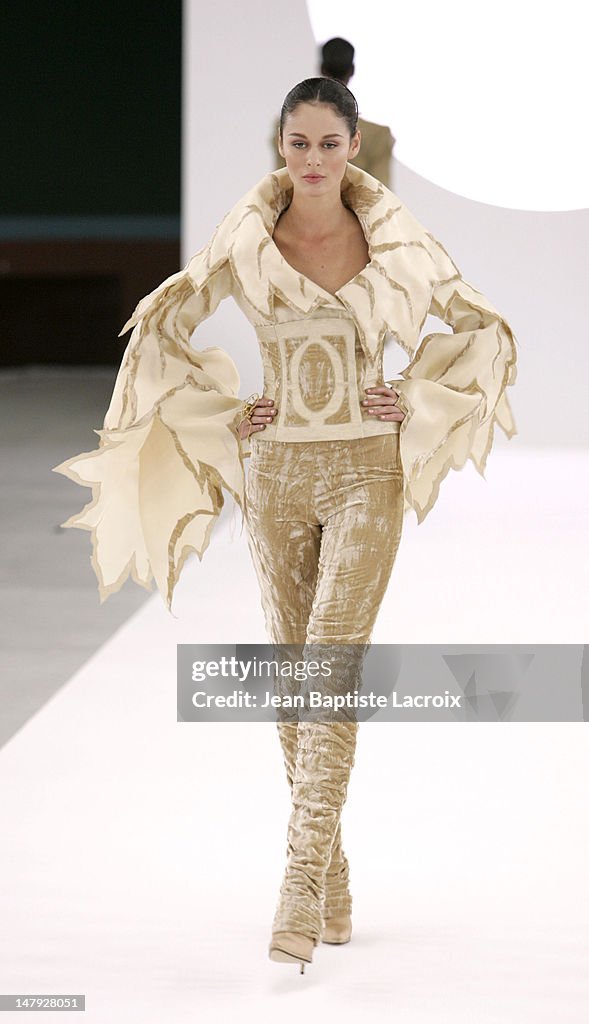 veteran Trust rotary Model wearing "Grimaldi Giardina" Haute Couture during Tommy Hilfiger...  News Photo - Getty Images