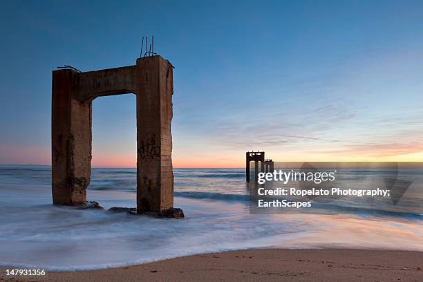 abandoned pier - davenport stock-fotos und bilder