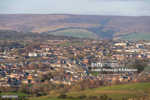 hattersley and mottram seen from werneth low, hyde, greater manchester, england - 大曼徹斯特 個照片及圖片檔