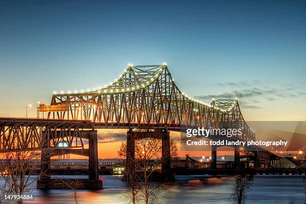 mississippi river bridge - baton rouge - baton rouge stock pictures, royalty-free photos & images