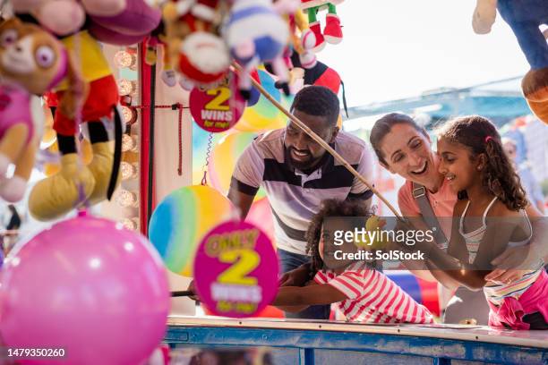 clever girl! - traveling carnival stockfoto's en -beelden