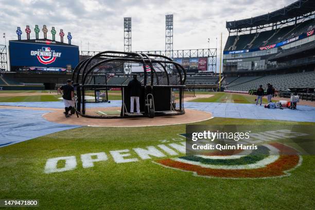 Chicago White Sox players warm up before the against the San Francisco Giants at Guaranteed Rate Field on April 03, 2023 in Chicago, Illinois.