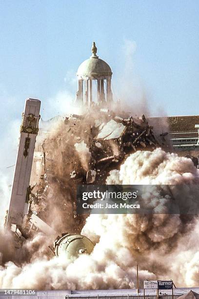 Imploding Photos and Premium High Res Pictures - Getty Images