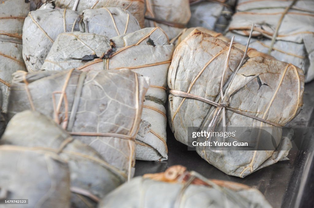 Traditional Chinese food: Delicious Lo Mai Gai (zongzi) dim sum, fresh steamed glutinous rice with chicken roll wrapped by lotus leaf in bamboo steamer in Jiangmen¡¯s restaurant, South China¡¯s Guangdong Province.