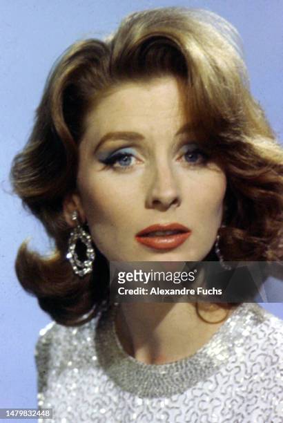 Actress Suzy Parker poses for a headshot to promoto the film 'The Interns' at Los Angeles, California in 1961