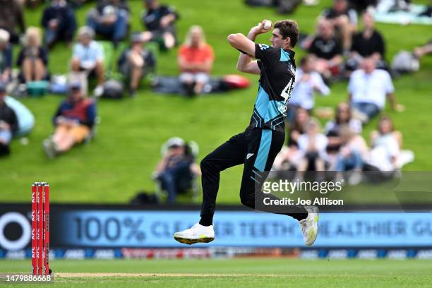 Henry Shipley of New Zealand bowls during game two of the T20 International series between New Zealand and Sri Lanka at University of Otago Oval on...