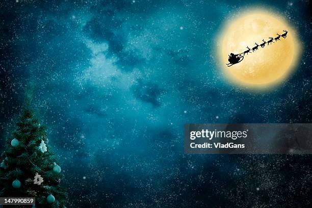 vuelo de navidad - papá noel fotografías e imágenes de stock