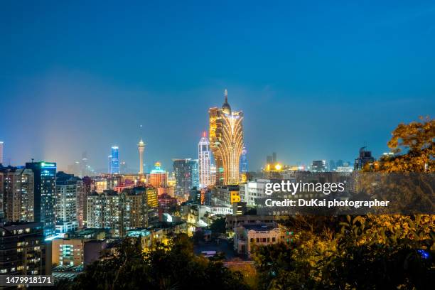 aerial view of macao skyline - macao fotografías e imágenes de stock