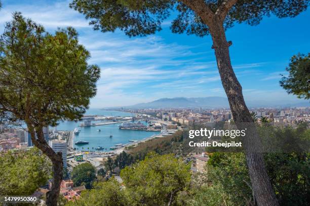 vista aérea de la ciudad de málaga, españa - malaga fotografías e imágenes de stock