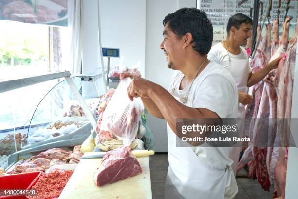 Butuchers 375 Butchers Counter Display Stock Photos, High-Res Pictures, and ...