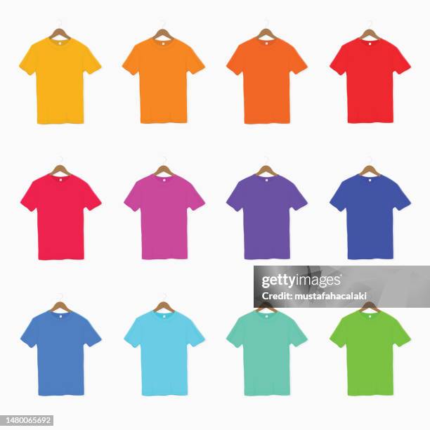 ilustraciones, imágenes clip art, dibujos animados e iconos de stock de camisetas coloridas - colección de la moda