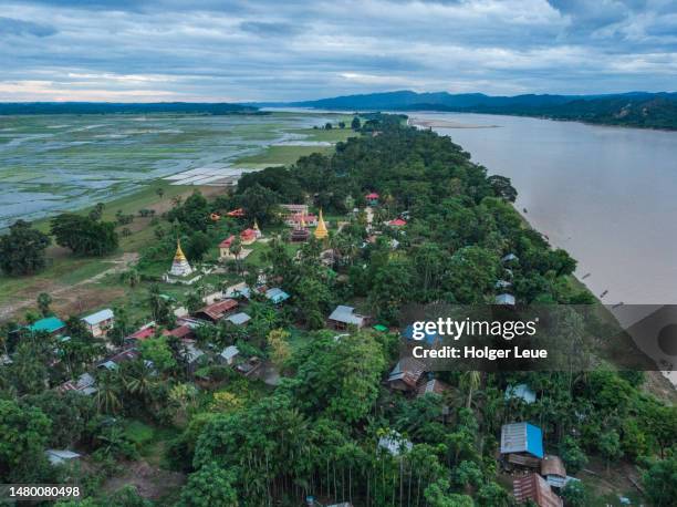 aerial of pagodas and houses with chindwin river - chindwin stock pictures, royalty-free photos & images