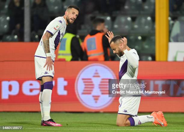 Arthur Cabral of ACF Fiorentina celebrates after scoring the team's first goal during the Coppa Italia Semi Final match between US Cremonese and ACF...