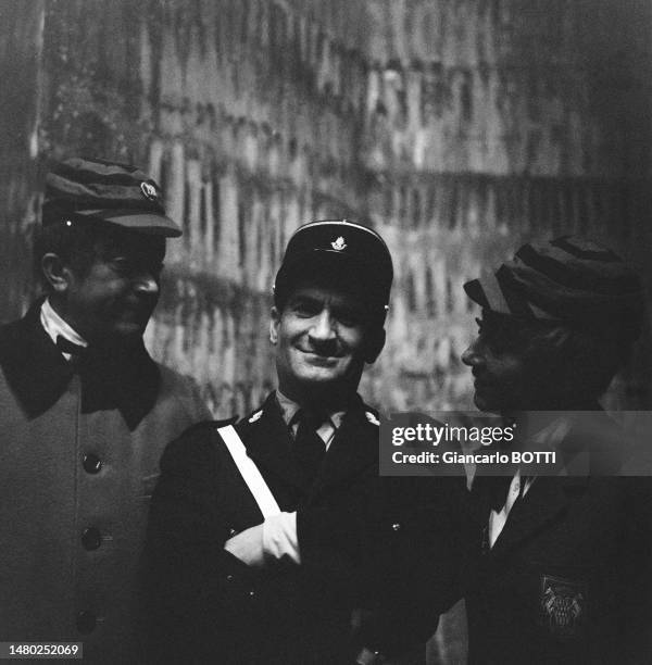 Louis de Funès, Colette Brosset et Robert Dhéry pour la pièce 'La Grosse Valse' à Paris en octobre 1962