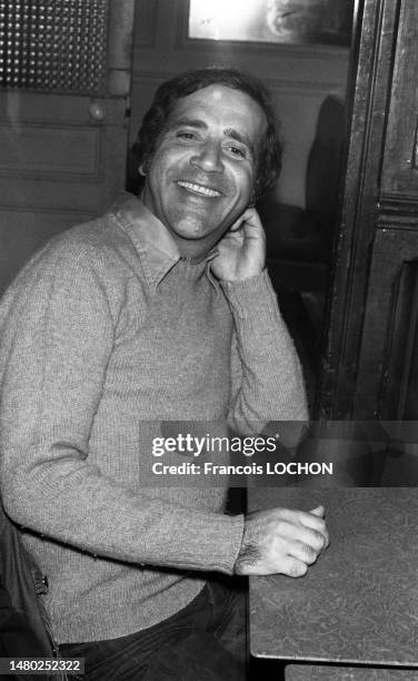 Portrait de l'acteur et réalisateur Jean Yanne en novembre 1975.