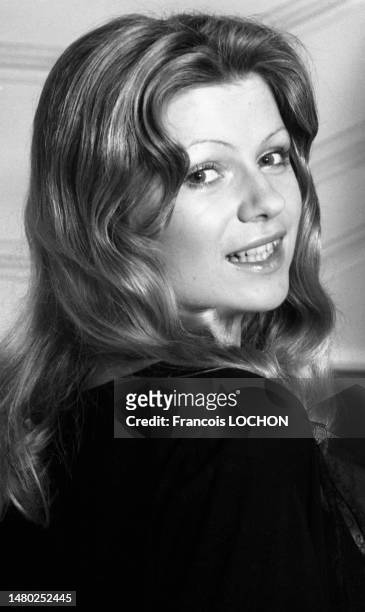 Portrait de la chanteuse Karen Cheryl le 19 novembre 1975.