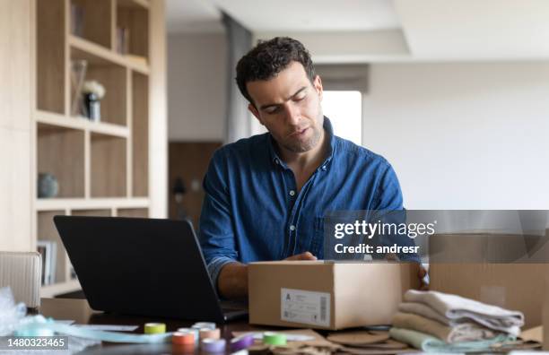 1,485 Man Packing Up Desk Stock Photos, High-Res Pictures, and Images ...