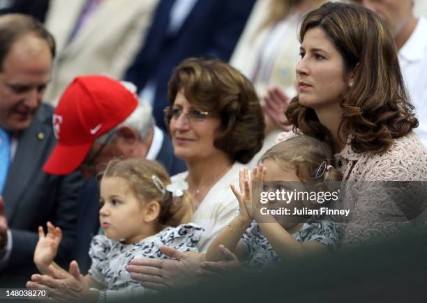 Roger Federer's dad Roger Federer, mom : Lynette Federer wife Miroslava Vavrinec and daughters Myla Rose and Charlene Riva celebrate after Roger he...