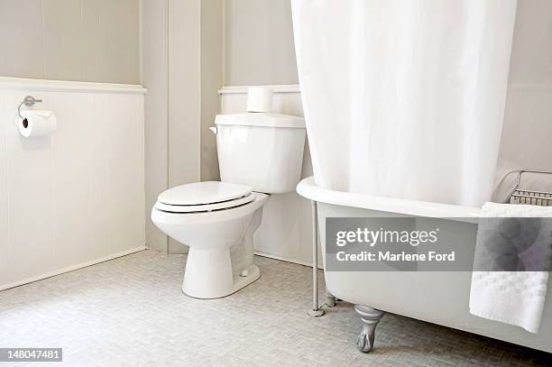 bathroom interior - toilettes photos et images de collection