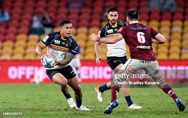 Len Ikitau of the Brumbies in action during the round seven Super Rugby Pacific match between Queensland Reds and ACT Brumbies at Suncorp Stadium, on...