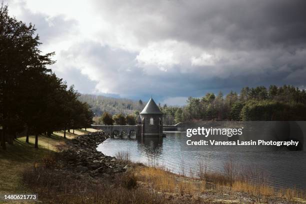barkhamsted reservoir, saville dam 4 - vanessa lassin stock pictures, royalty-free photos & images