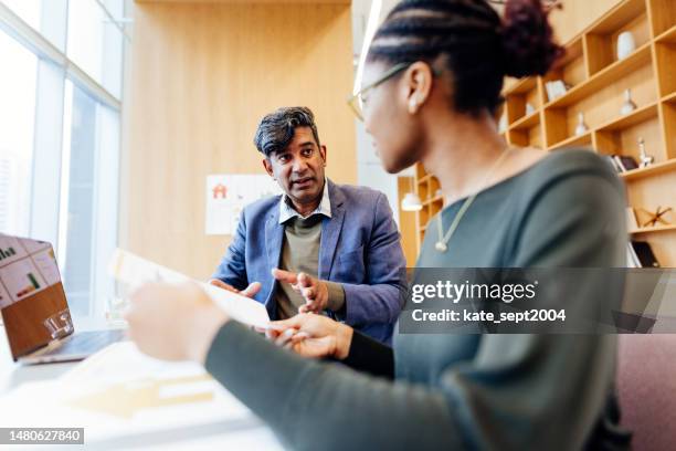 property management company meeting with client - student advisor stock pictures, royalty-free photos & images