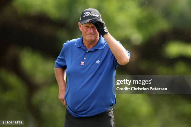 Sandy Lyle of Scotland acknowledges the patrons on the 18th green during the second round of the 2023 Masters Tournament at Augusta National Golf...