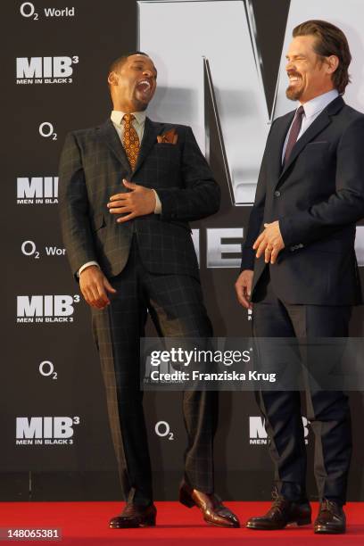 Josh Brolin and Will Smith attend the Men In Black 3 Germany Premiere at O2 World on May 14, 2012 in Berlin, Germany.