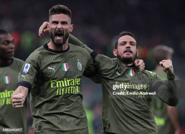 Olivier Giroud of AC Milan celebrates his goal with his teammate Alessandro Florenzi that was later disallowed by VAR during the Serie A match...