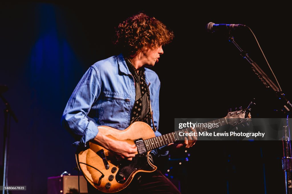Johnny Razorlight Q Johnny Borrell of Razorlight performs on stage at Cardiff University ...