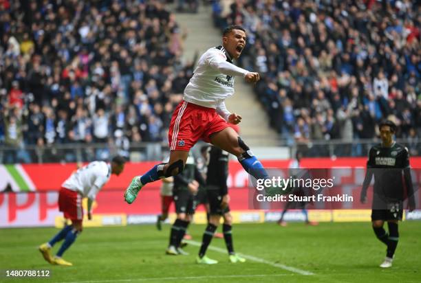 Ransford-Yeboah Königsdörffer of Hamburg celebrates scoring his team's fifth goal during the Second Bundesliga match between Hamburger SV and...